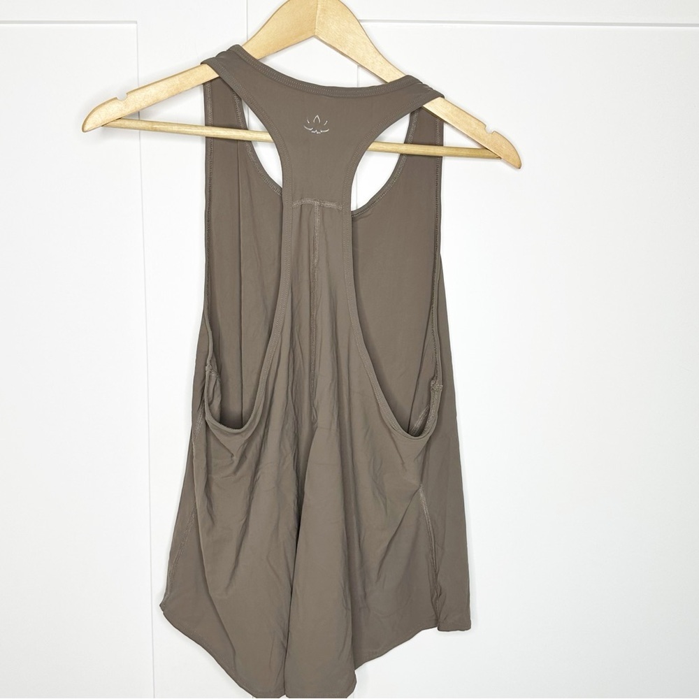 Beyond Yoga Powerbeyond Lite Resilient Tank XL Dune brown athletic loose tan - Picture 3 of 7